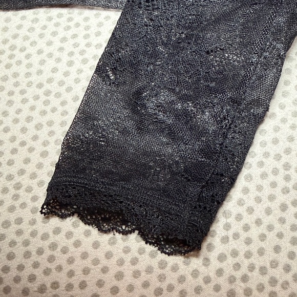 ABERCROMBIE- Zoe Bra-Free Long-Sleeve Lace Top - Picture 4 of 6